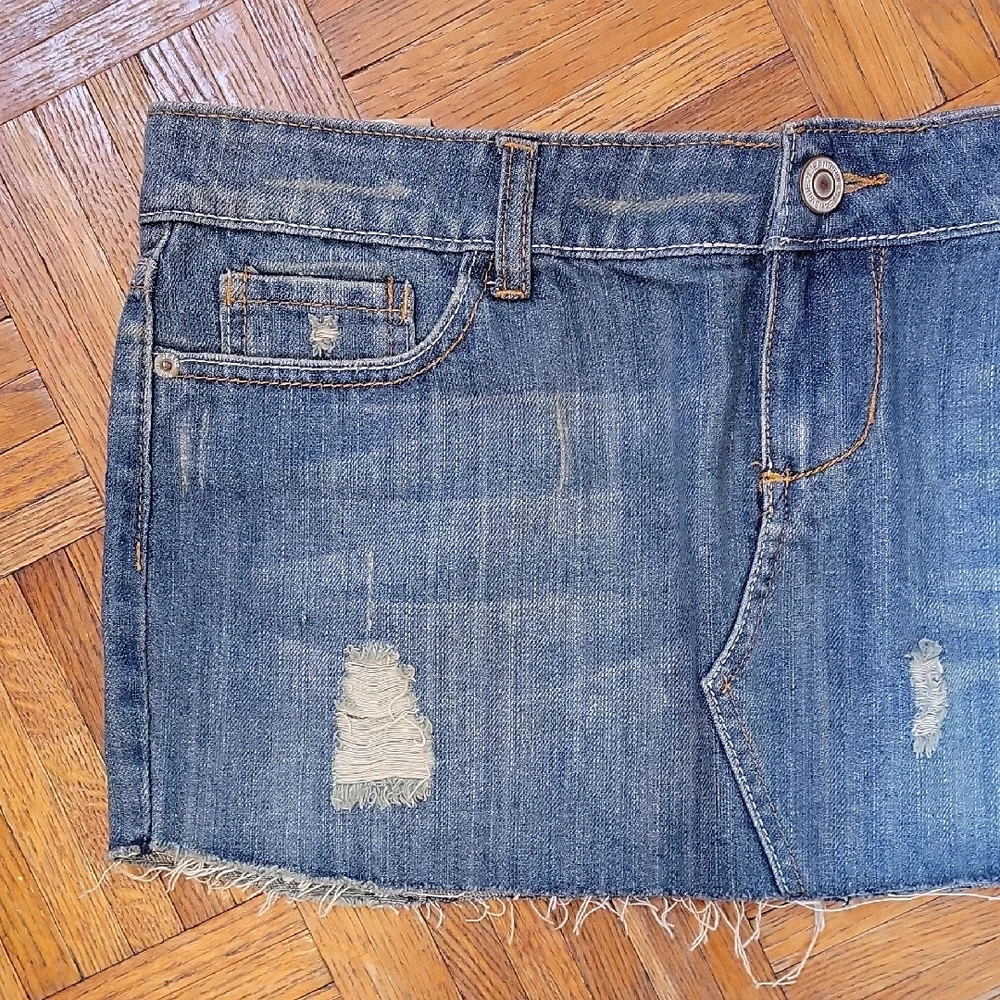 Rue21 Y2k Distressed Blue Denim Micro Mini Skirt Size 13/14 Deadstock